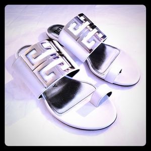 Givenchy 4G Toe Ring Leather Sandals - NWOB
